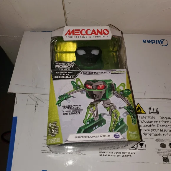 Meccano Engineering and Robotics Micronoid - Picture 2 of 6